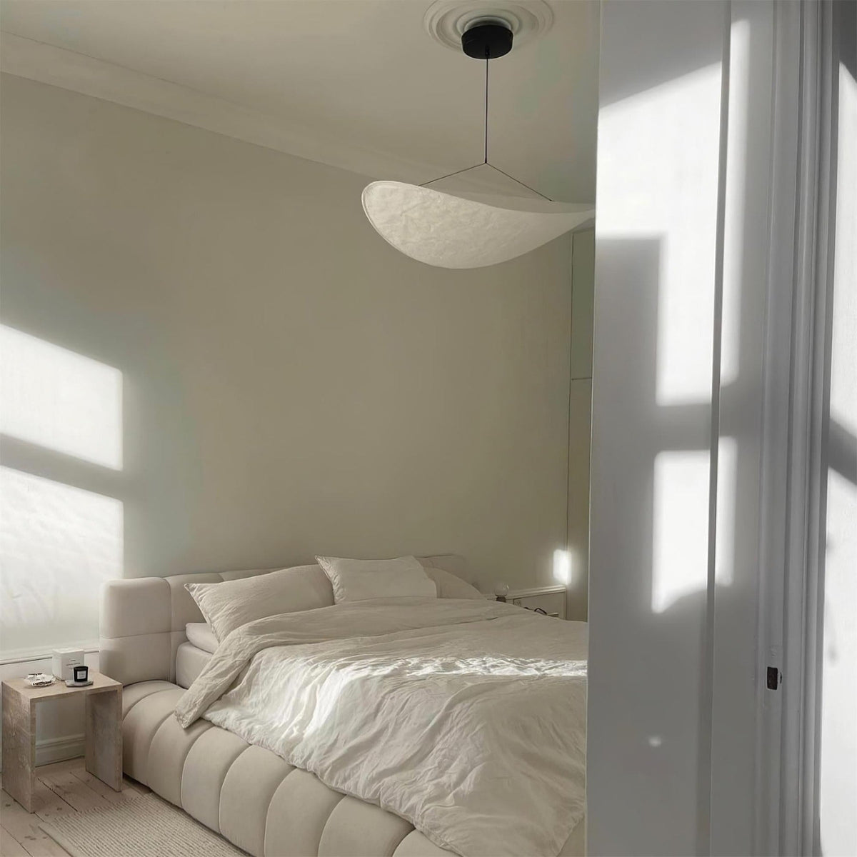 Floating Leaf Pendant Light