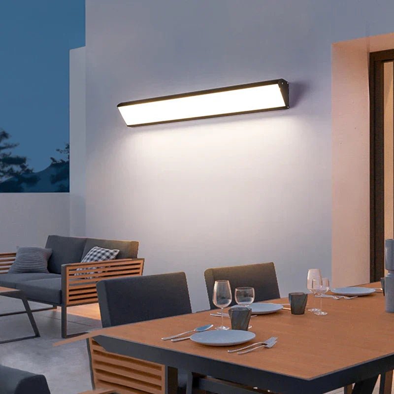 Aluminum LED Outdoor Wall Light in 23.6 and 35.4 Inch Lengths, view 4