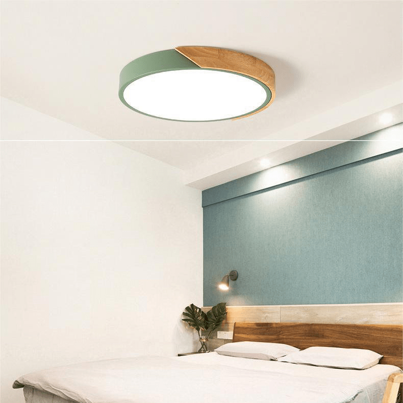 Round LED ceiling light with wooden ring and acrylic diffuser