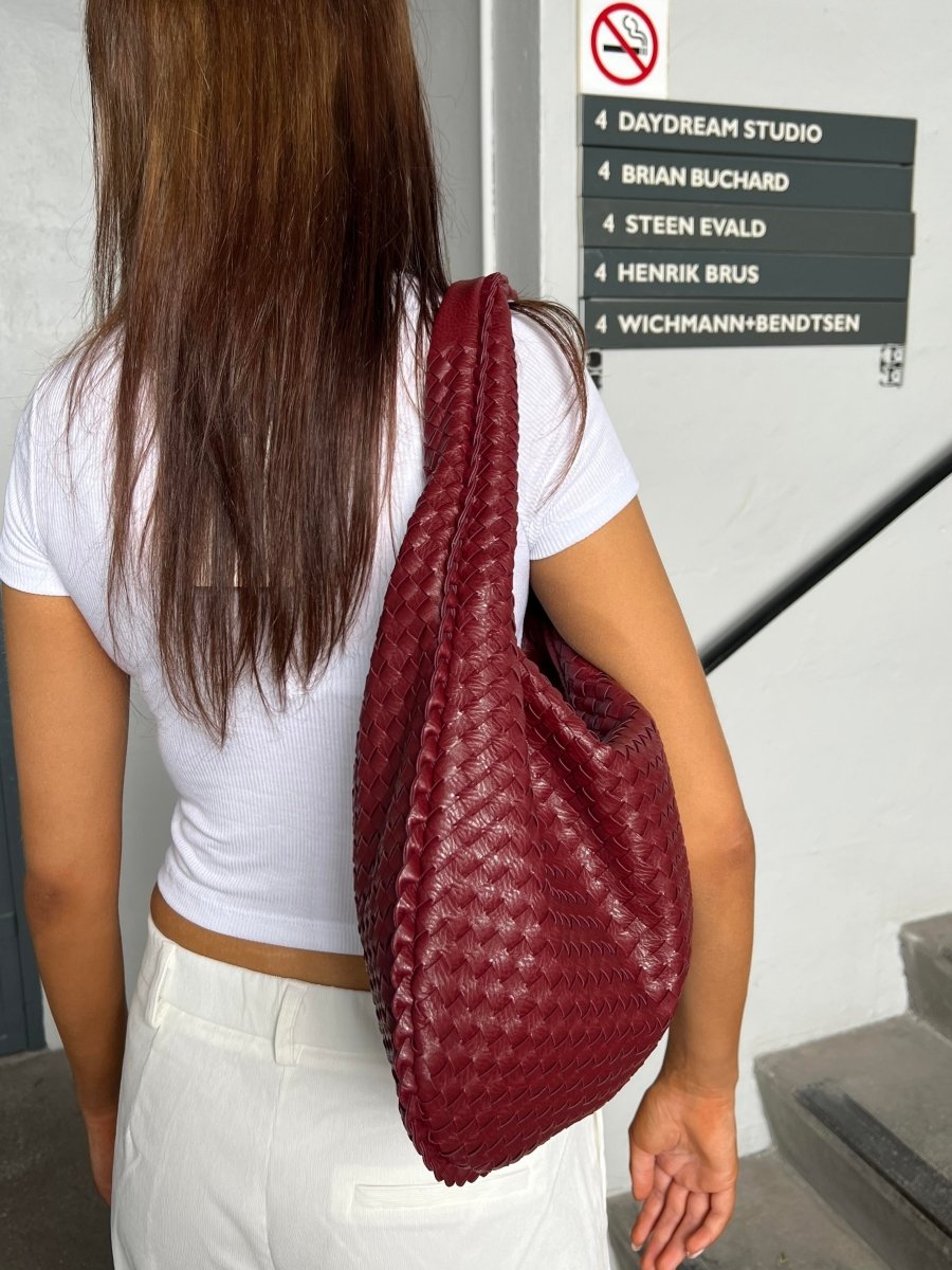 Women's Tote Bag with Roomy Main Compartment in Five Colors, view 3