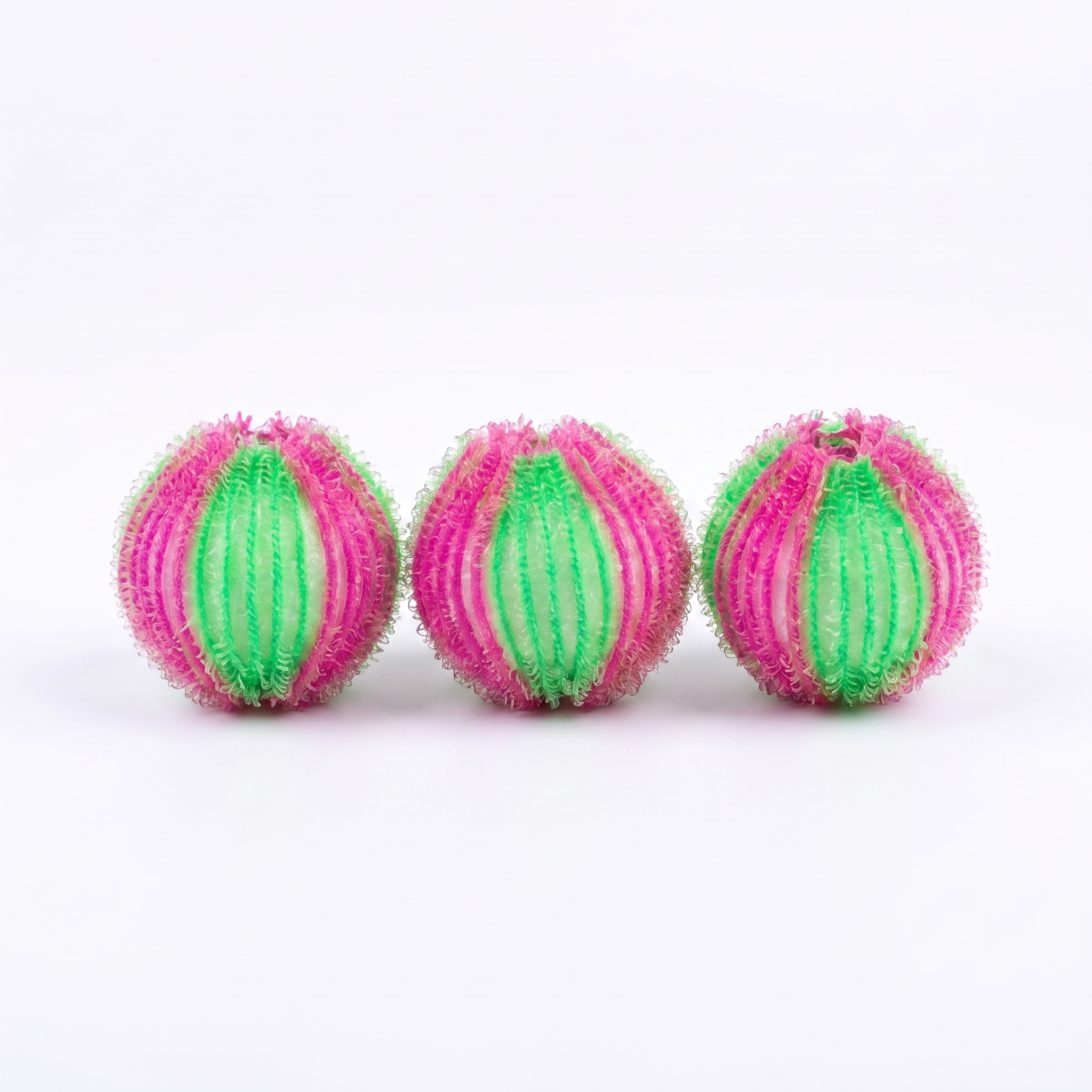 Pet Hair Laundry Balls – Set of 3 – product view 1 | Brivenzo