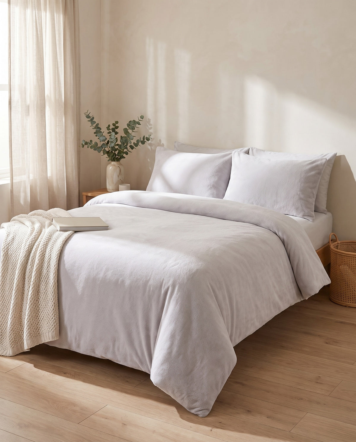 ChillGuard Comforter - Cooling & Pet Hair Repellent | Soft Handfeel