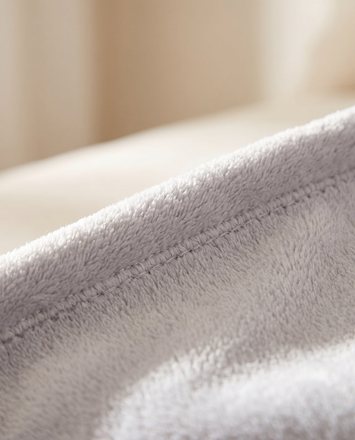 ChillGuard Comforter - Cooling & Pet Hair Repellent | Soft Handfeel