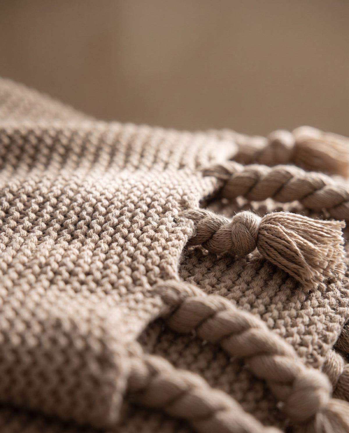 Cozy Chunky Knitted Tassel Throw Blanket | Soft Warm Handfeel, 51-94in