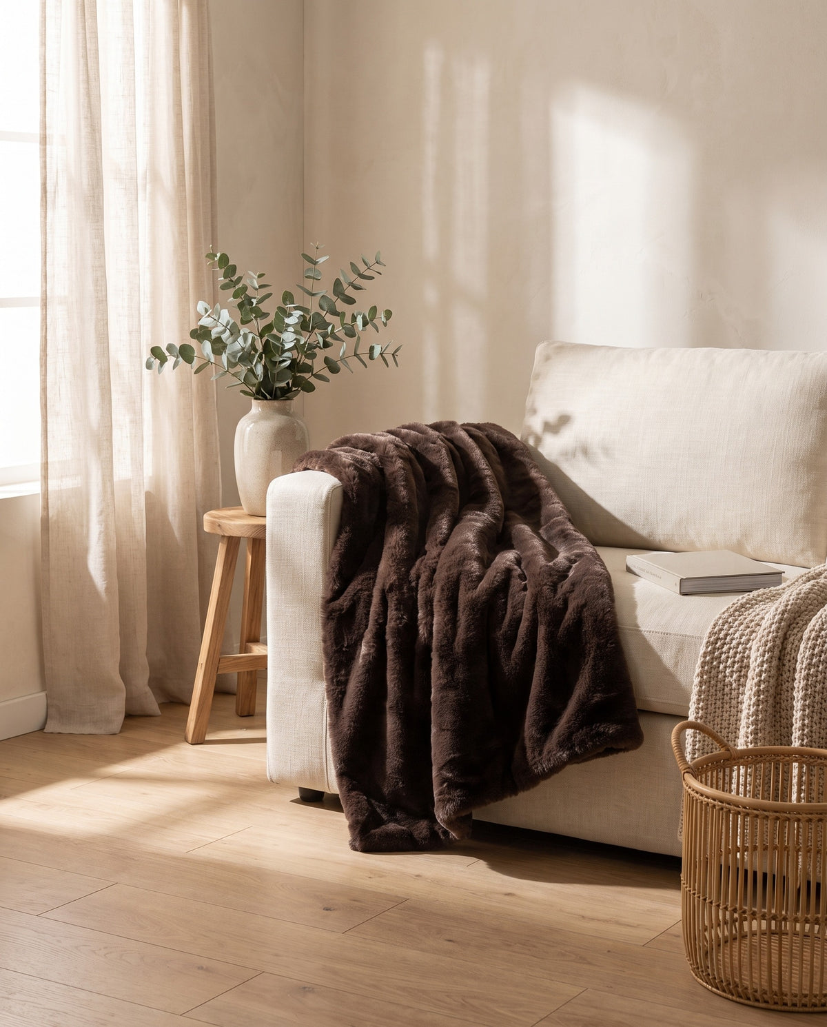 Faux Fur Throw & Pillow Cover Set | Soft Warm Handfeel