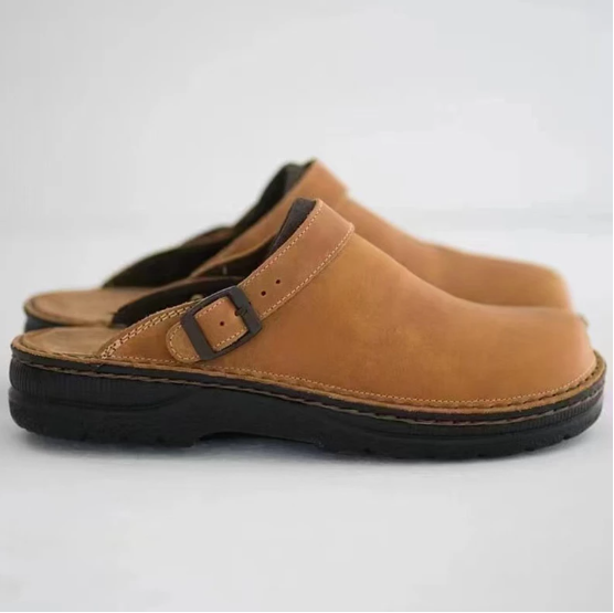 Leather slippers in brown, khaki and black