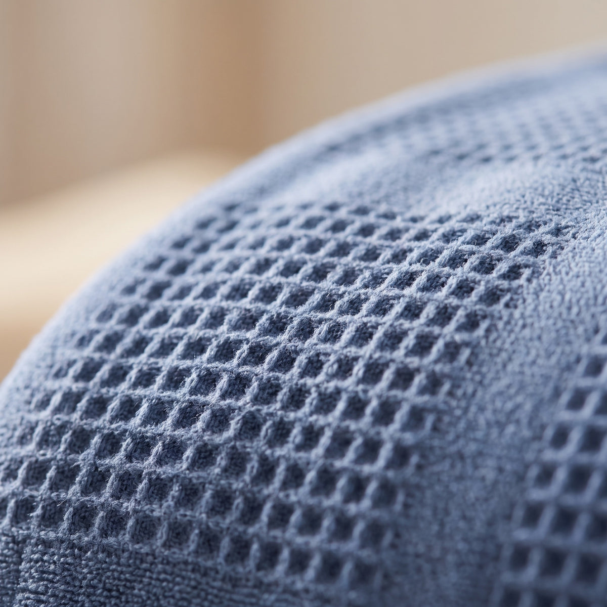 Waffle Fleece Throw | Hypoallergenic, 39-91in