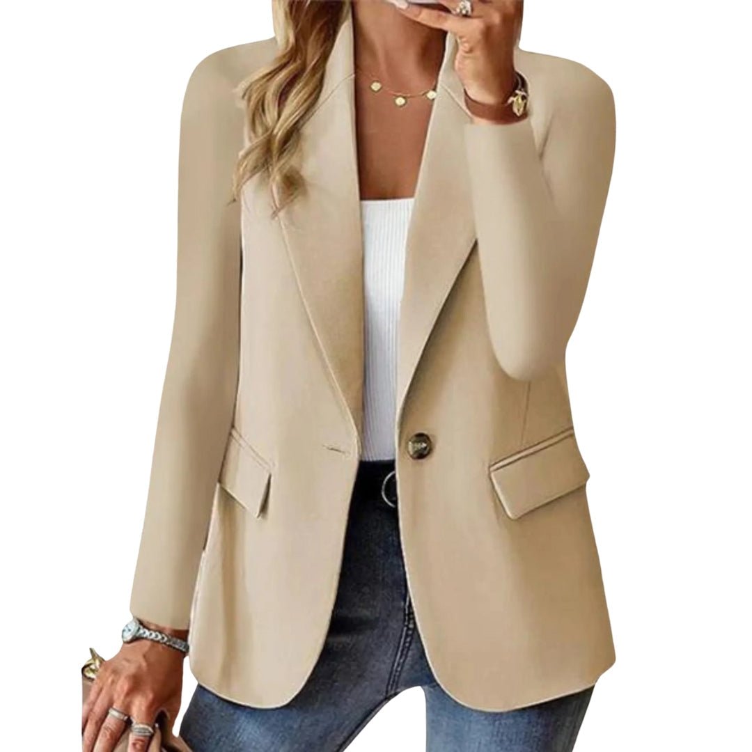Woman wearing a single breasted notch lapel blazer with jeans